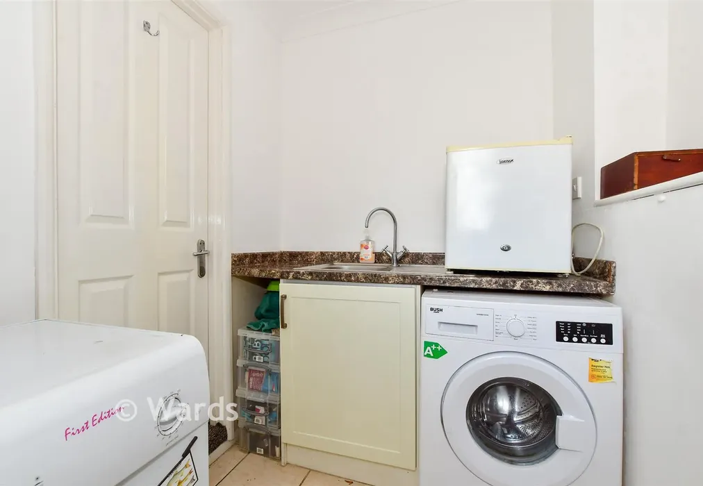 Utility Room - Peter Street, Deal, Kent - Wards of Kent