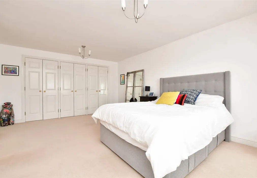 Bedroom 1 - Hartington Close, Reigate, Surrey - Wards of Kent