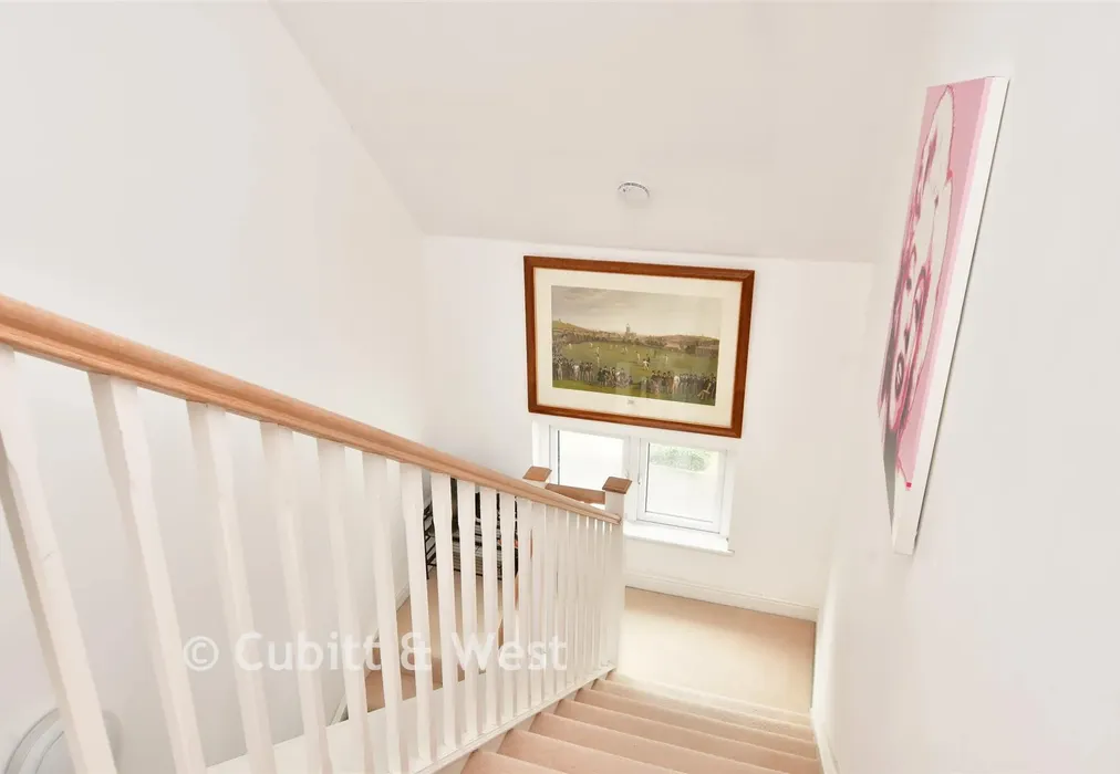Inner Hallway - Hartington Close, Reigate, Surrey - Wards of Kent