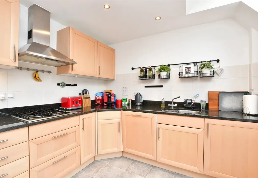 Kitchen/Breakfast Room - Hartington Close, Reigate, Surrey - Wards of Kent