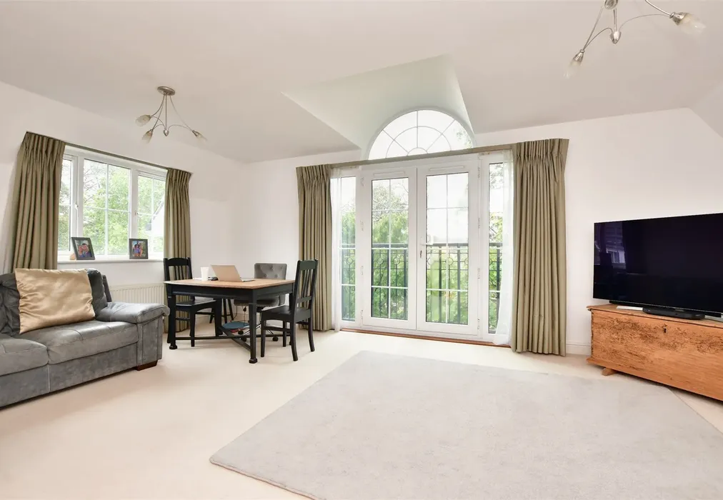 Lounge/Diner - Hartington Close, Reigate, Surrey - Wards of Kent