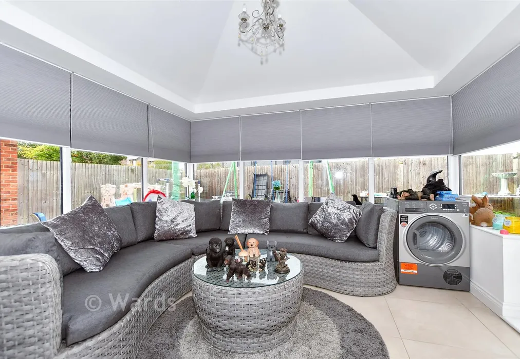 Garden Room - Lodge Close, Allington, Maidstone, Kent - Wards of Kent