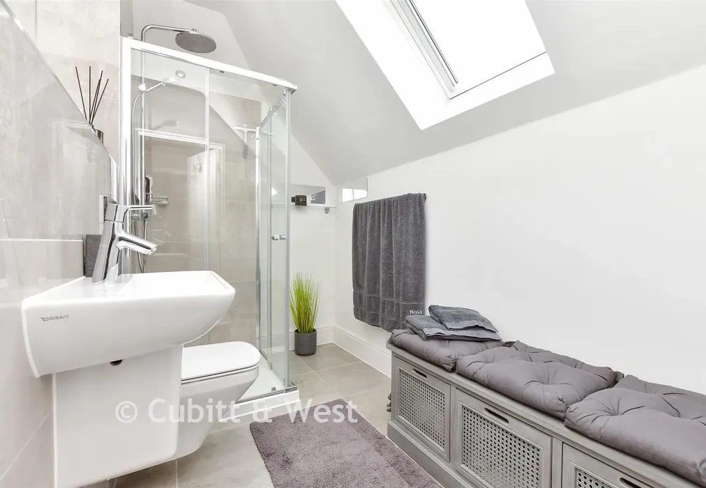 En-Suite Shower Room - Hanbury Mews, Shirley, Croydon, Surrey - Wards of Kent