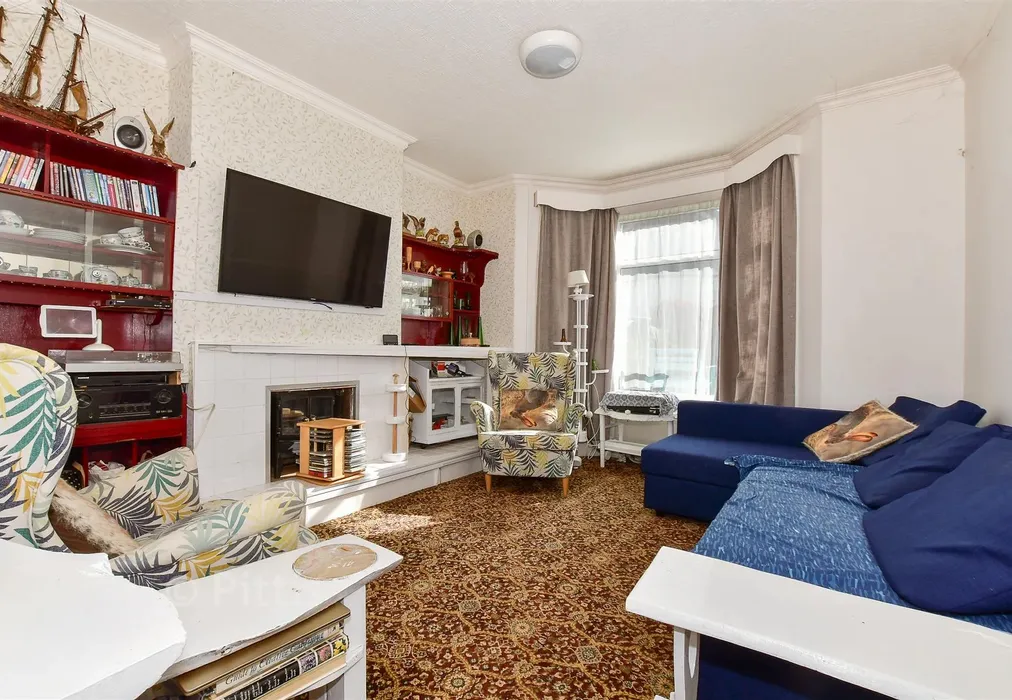 Lounge - Western Road, Shanklin, Isle of Wight - Wards of Kent