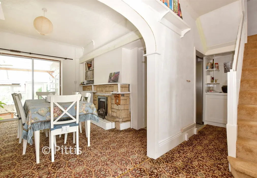 Internal Lifestyle Photograph - Western Road, Shanklin, Isle of Wight - Wards of Kent