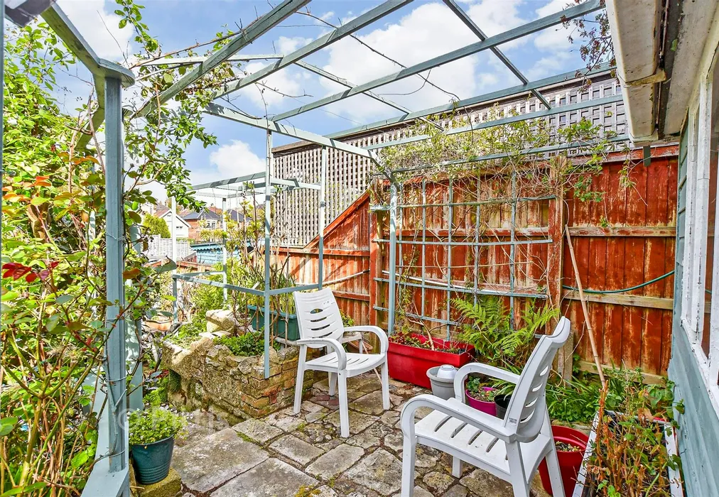 Rear Garden - Western Road, Shanklin, Isle of Wight - Wards of Kent
