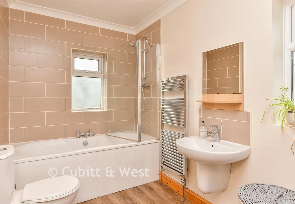 Bathroom - Mackie Avenue, Patcham, Brighton, East Sussex - Wards of Kent