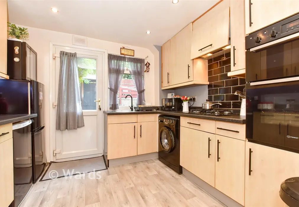 Kitchen - Kimberley Close, Dover, Kent - Wards of Kent