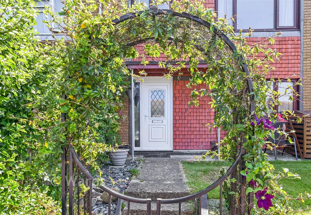 External Lifestyle Photograph - Kimberley Close, Dover, Kent - Wards of Kent