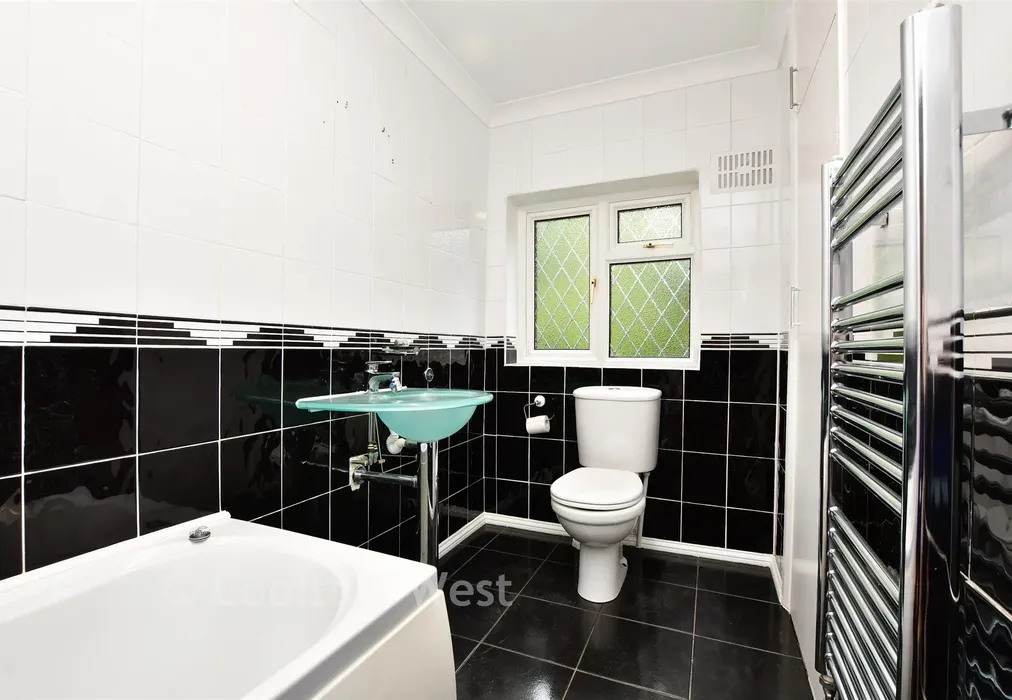 Bathroom - North Road, Reigate, Surrey - Wards of Kent