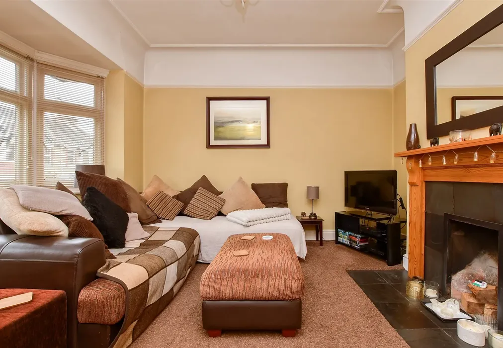 Lounge - Muir Road, Ramsgate, Kent - Wards of Kent