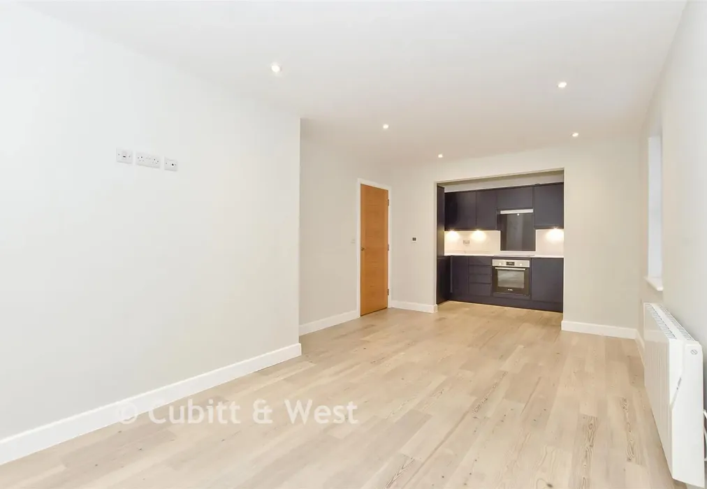 Lounge - Blendworth Lane, Waterlooville, Hampshire - Wards of Kent