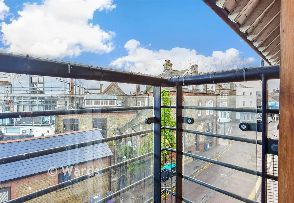 Balcony / Terrace - Horsebridge Road, Whitstable, Kent - Wards of Kent