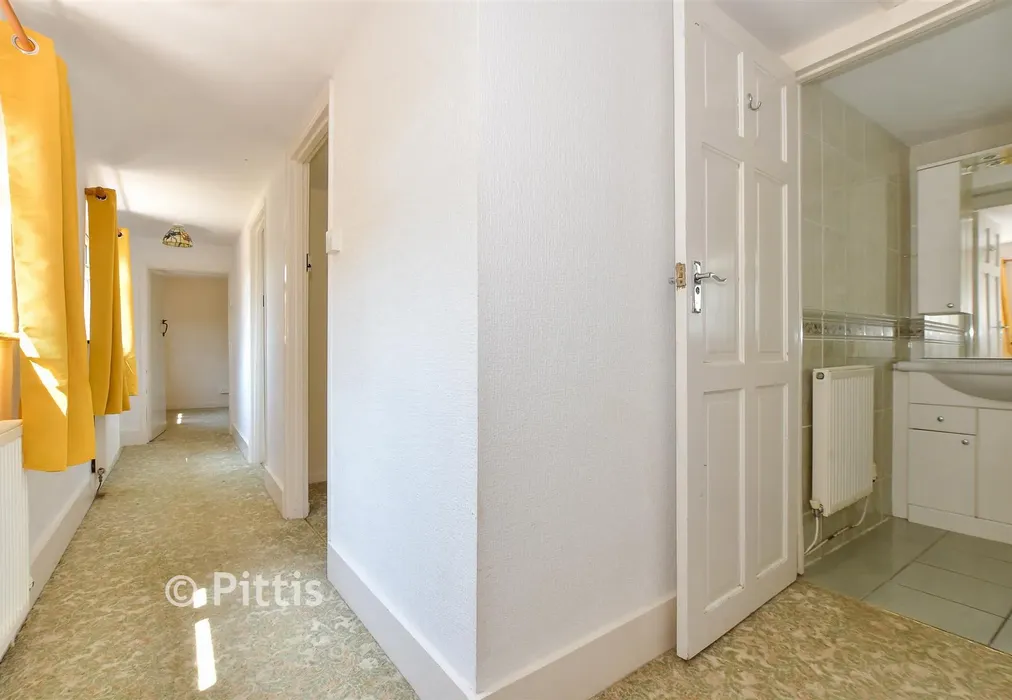 Internal Lifestyle Photograph - Kingston Road, Kingston, Isle of Wight - Wards of Kent