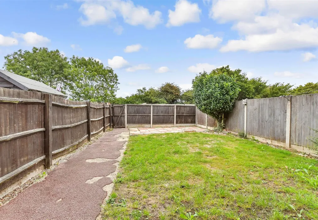 Rear Garden - Kingfisher Court, Herne Bay, Kent - Wards of Kent