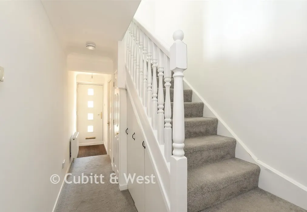 Hallway - Cotland Acres, Meadvale, Surrey - Wards of Kent
