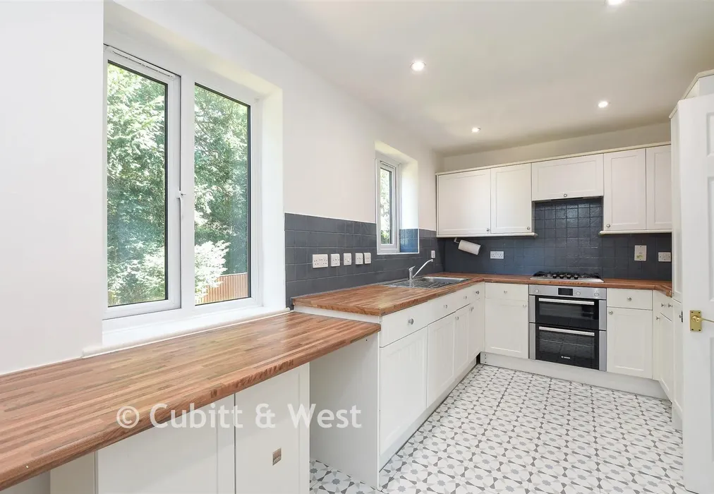 Kitchen/Breakfast Room - Cotland Acres, Meadvale, Surrey - Wards of Kent
