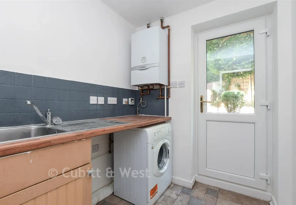 Utility Room - Cotland Acres, Meadvale, Surrey - Wards of Kent