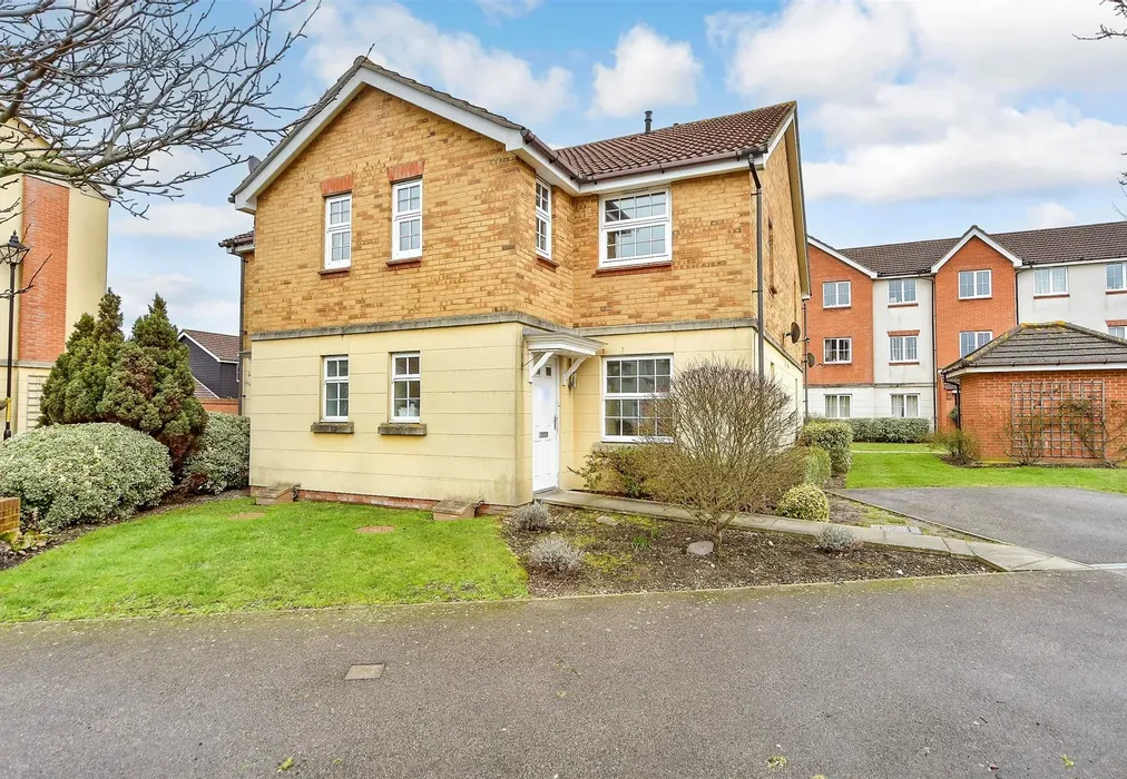 Front Web - Amethyst Drive, Sittingbourne, Kent - Wards of Kent