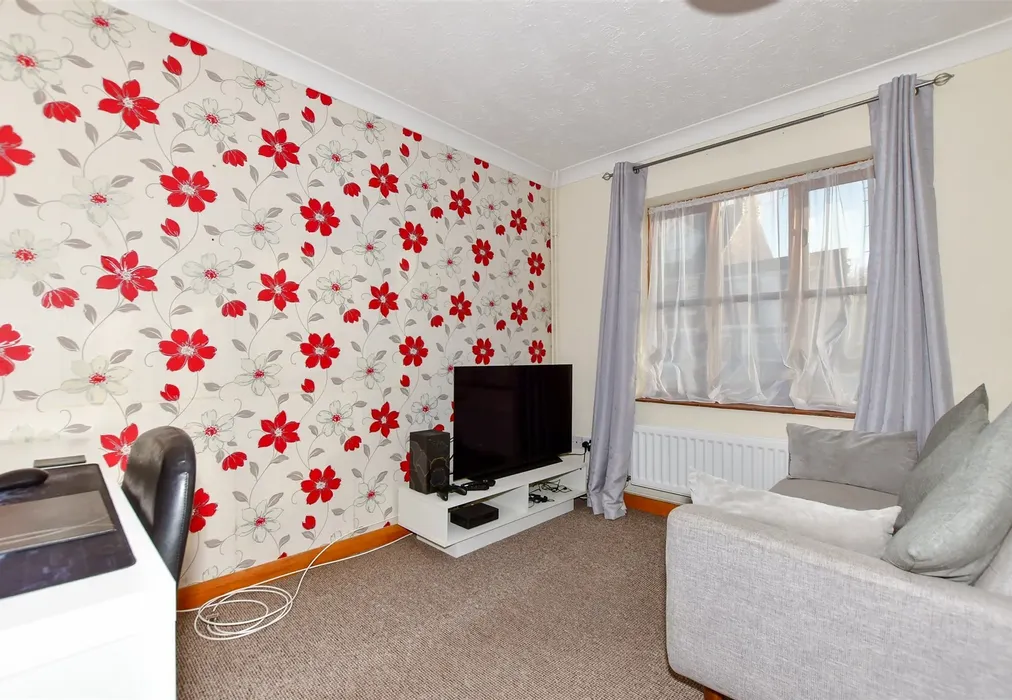 Lounge - Gladstone Road, Folkestone, Kent - Wards of Kent