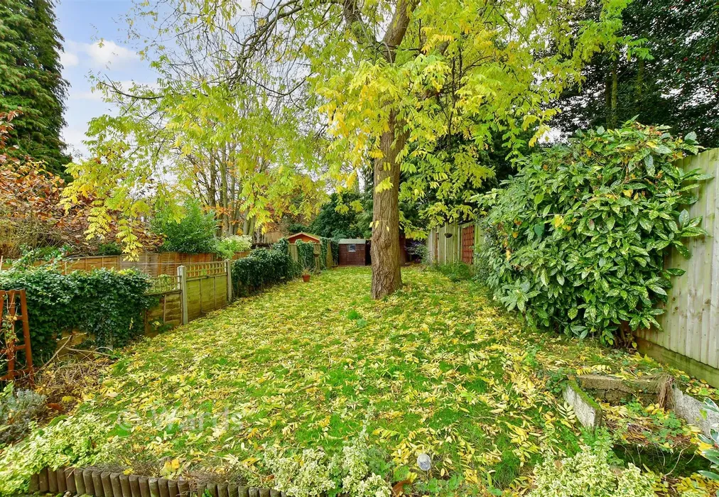 Rear Garden - Station Road, Eynsford, Dartford, Kent - Wards of Kent