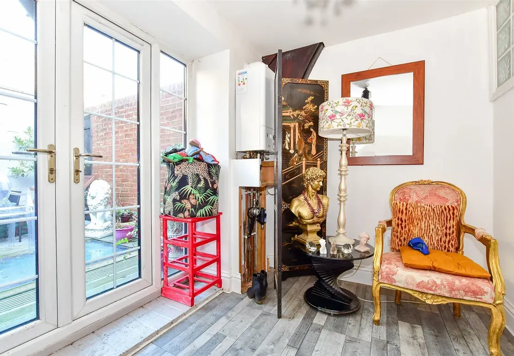 Bedroom 3 - Sandgate High Street, Sandgate, Folkestone, Kent - Wards of Kent