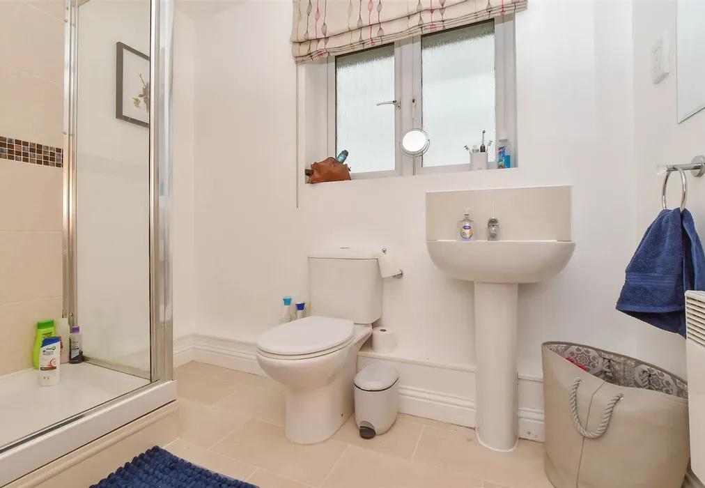 En-Suite Shower Room - Forest Avenue, Ashford, Kent - Wards of Kent