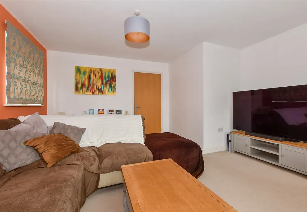 Lounge - Forest Avenue, Ashford, Kent - Wards of Kent