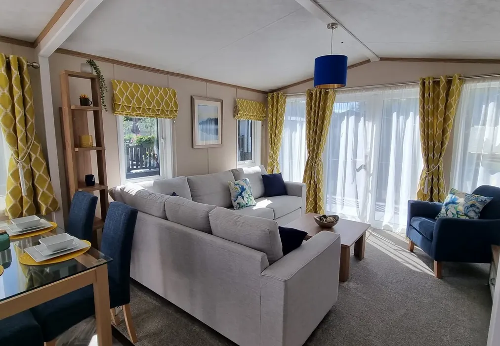 Living Area - Emms Lane, Brooks Green, Horsham, West Sussex - Wards of Kent