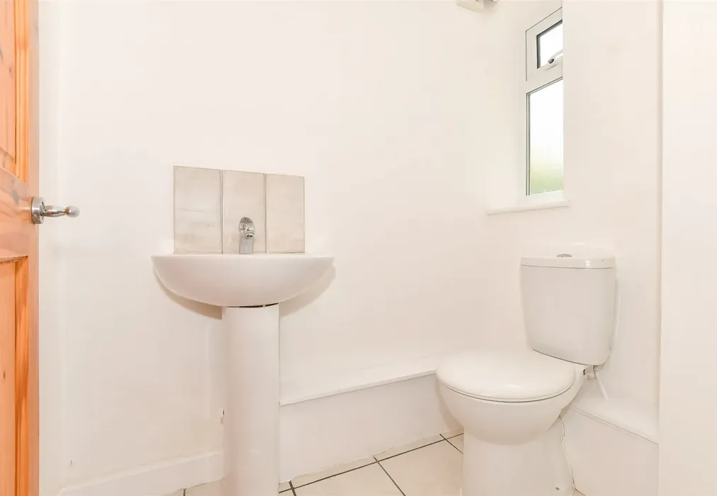 Cloakroom - Gordon Road, Whitstable, Kent - Wards of Kent