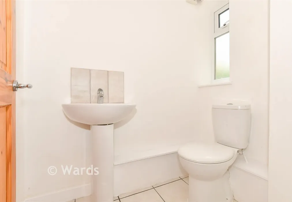 Cloakroom - Gordon Road, Whitstable, Kent - Wards of Kent