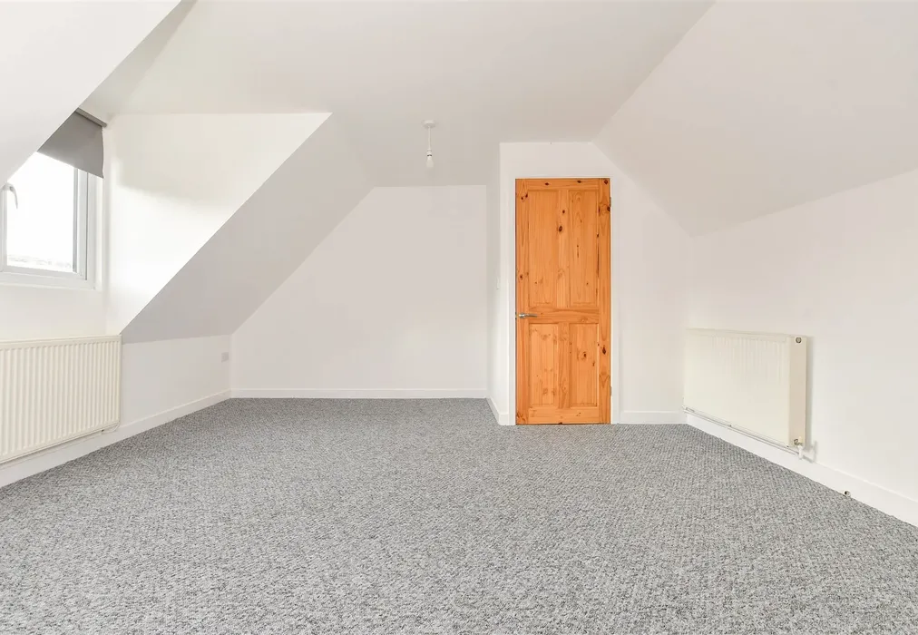 Bedroom 1 - Gordon Road, Whitstable, Kent - Wards of Kent