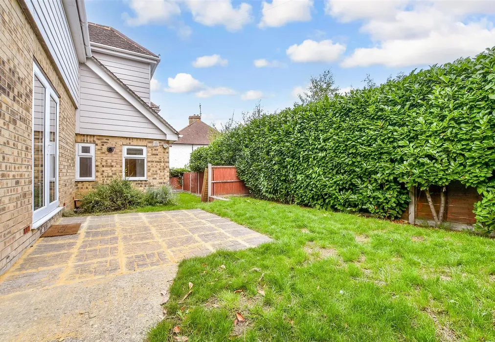Rear Garden - Gordon Road, Whitstable, Kent - Wards of Kent