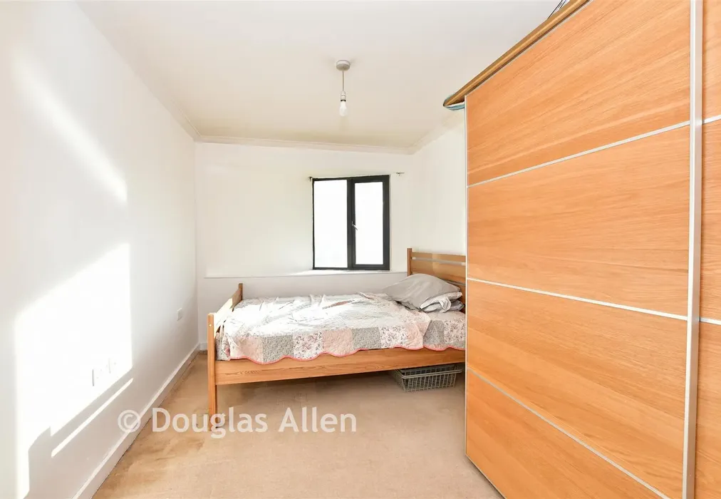 Bedroom 1 - Mill Road, Ilford, Essex - Wards of Kent