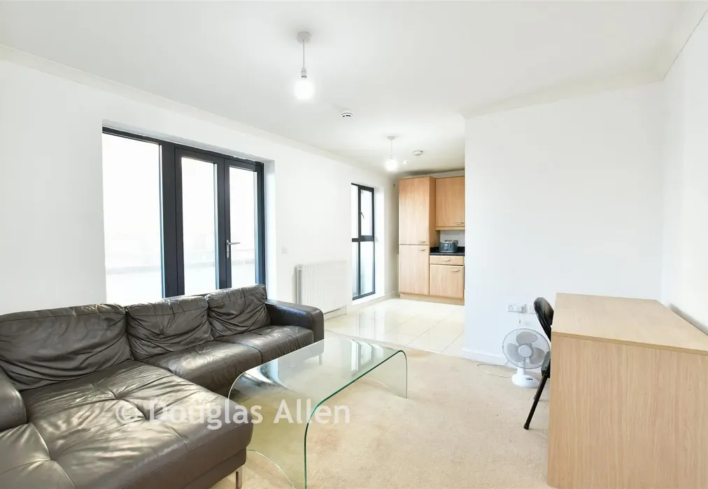 Lounge/Kitchen/ Dining Room - Mill Road, Ilford, Essex - Wards of Kent