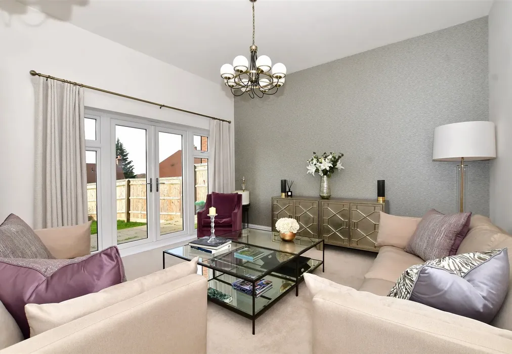 Living Room - Consort Drive, Leatherhead, Surrey - Wards of Kent