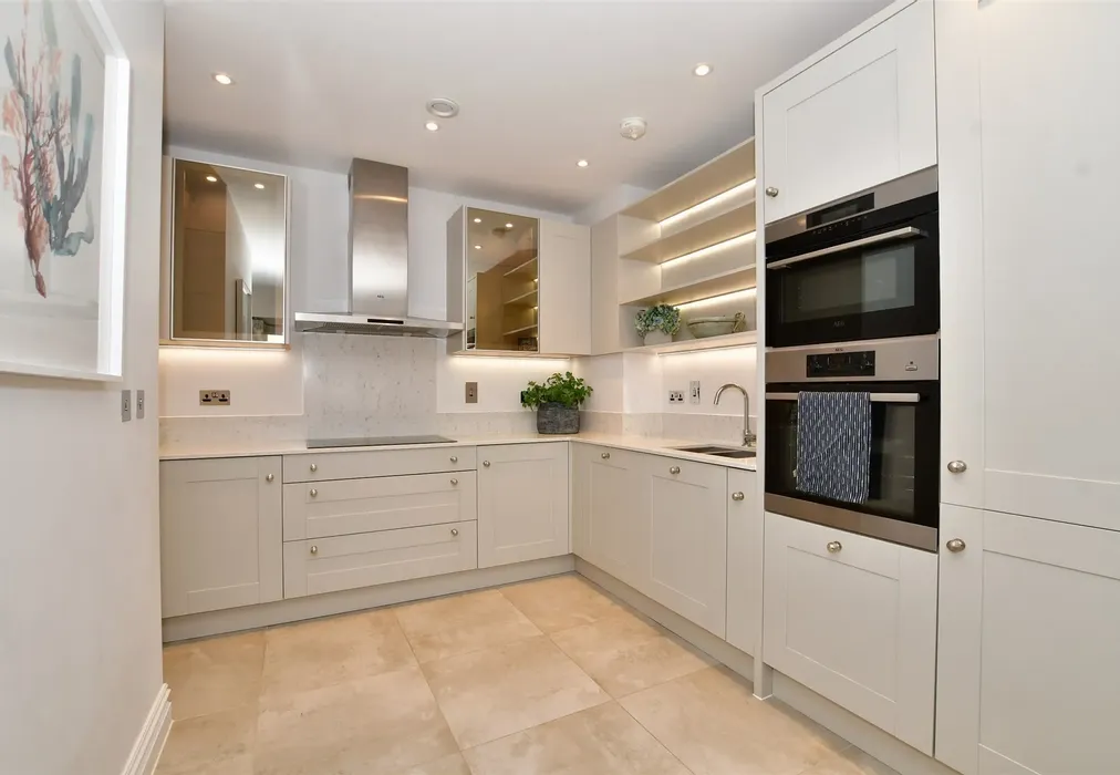 Kitchen / Dining Room - Consort Drive, Leatherhead, Surrey - Wards of Kent
