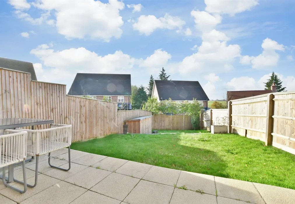 Rear Garden - Consort Drive, Leatherhead, Surrey - Wards of Kent
