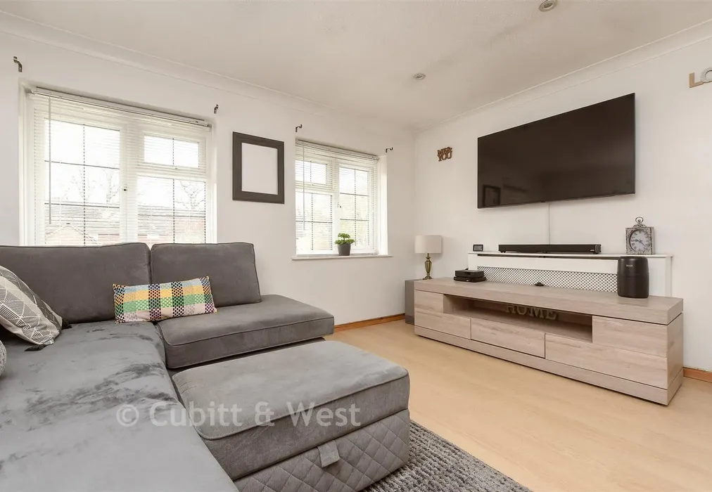 Lounge - Cheviot Walk, West Green, Crawley, West Sussex - Wards of Kent