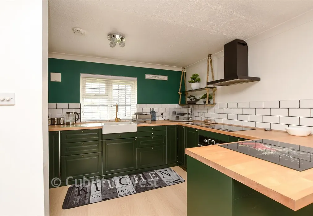 Kitchen - Cheviot Walk, West Green, Crawley, West Sussex - Wards of Kent