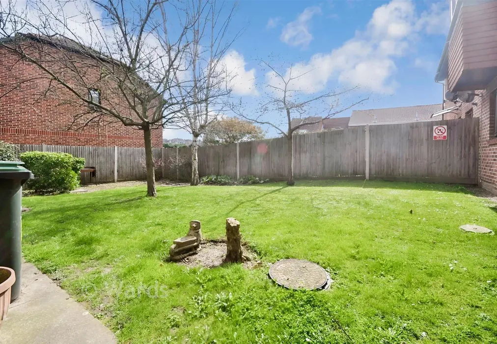 Communal Garden - Haig Gardens, Gravesend, Kent - Wards of Kent