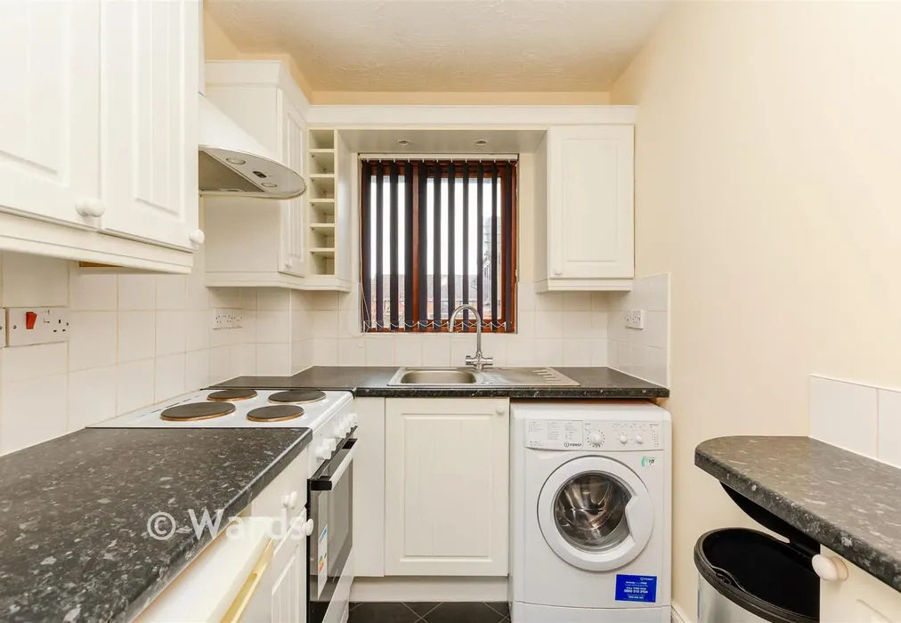 Kitchen - Haig Gardens, Gravesend, Kent - Wards of Kent