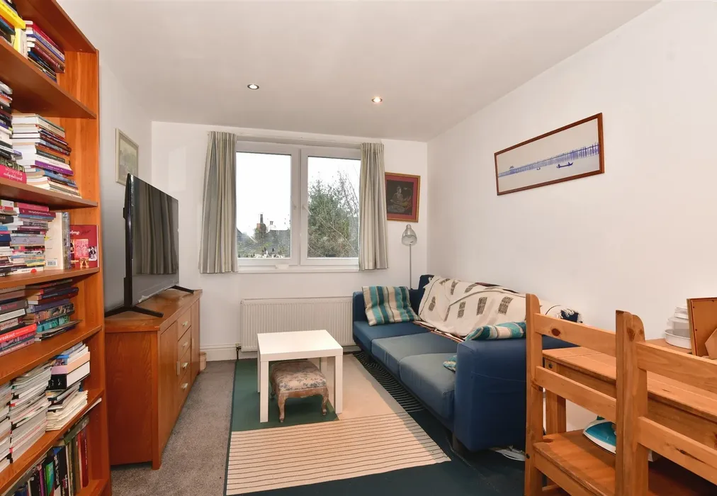 Lounge - Parrock Street, Gravesend, Kent - Wards of Kent