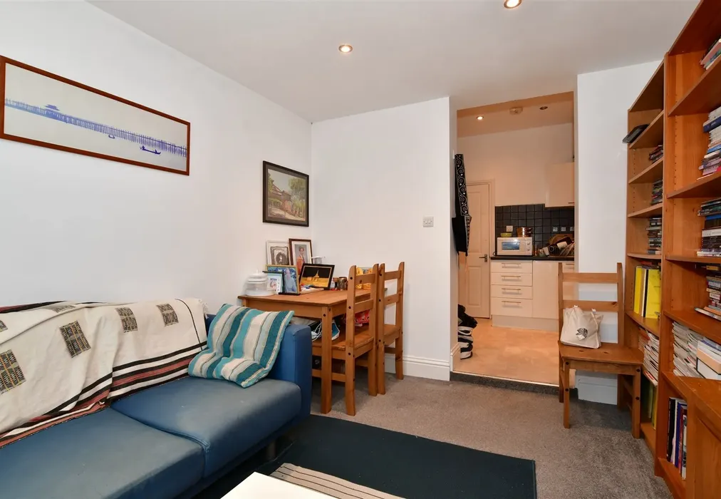 Lounge - Parrock Street, Gravesend, Kent - Wards of Kent