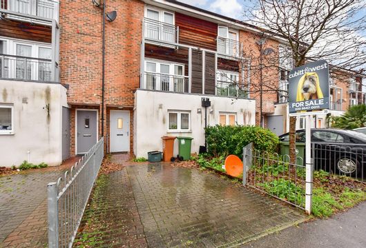 Hengist Way, Wallington, Surrey - Wards of Kent