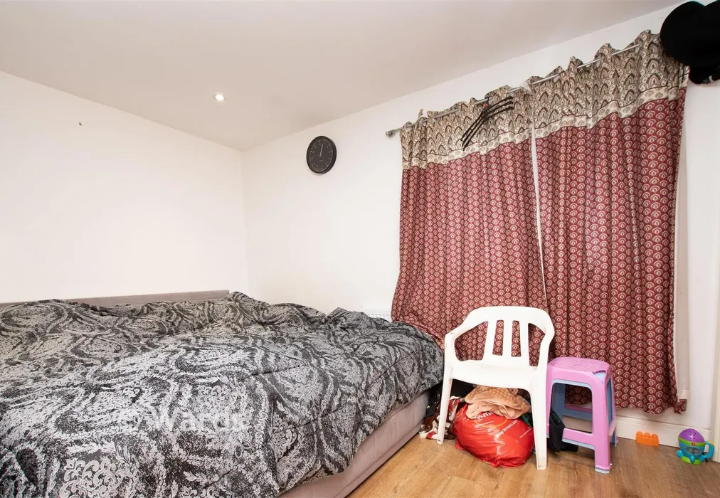 Bedroom 1 - Dorothy Evans Close, Bexleyheath, Kent - Wards of Kent