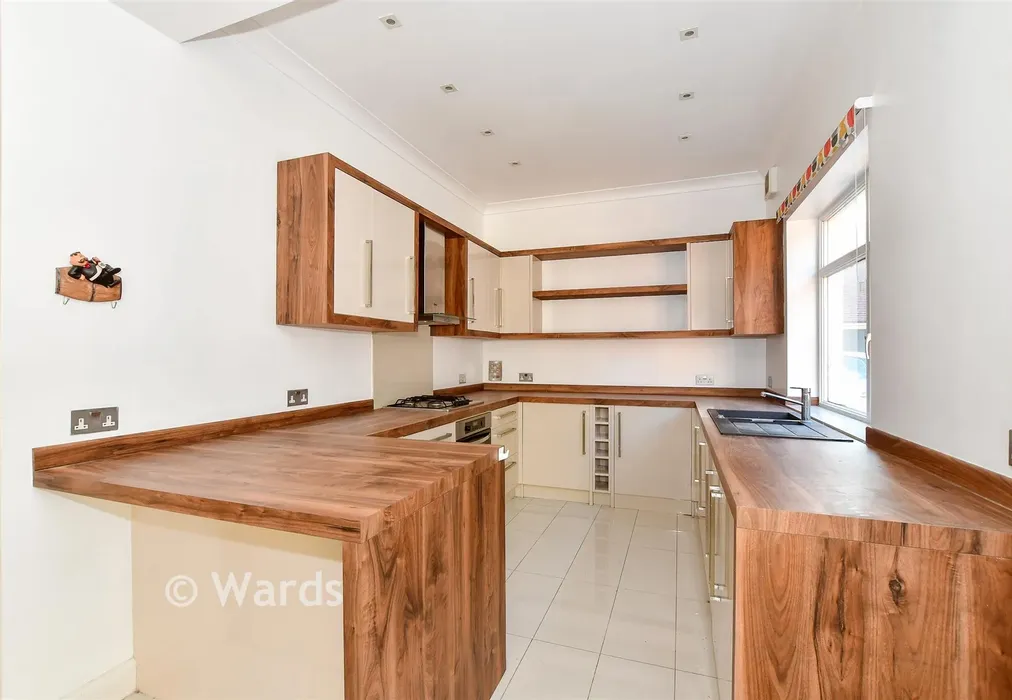 Kitchen - Queens Road, Broadstairs, Kent - Wards of Kent