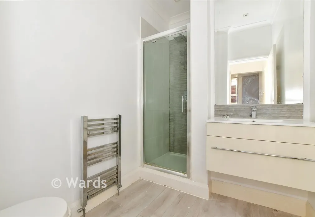 Shower Room - Queens Road, Broadstairs, Kent - Wards of Kent