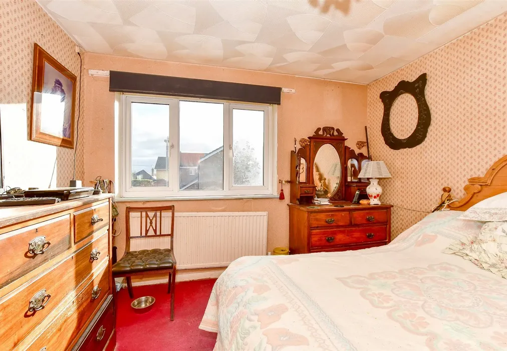 Bedroom 1 - Richmond Drive, New Romney, Kent - Wards of Kent