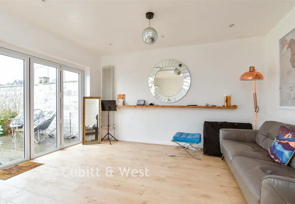Lounge/ Diner - Eskbank Avenue, Brighton, East Sussex - Wards of Kent